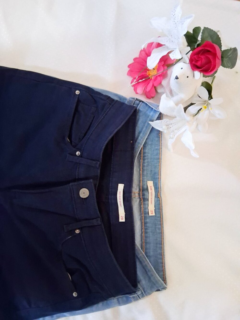 Levi Strauss & Co. 535 Super Skinny size 29 + Mid Rise Skinny size 28 Bundle